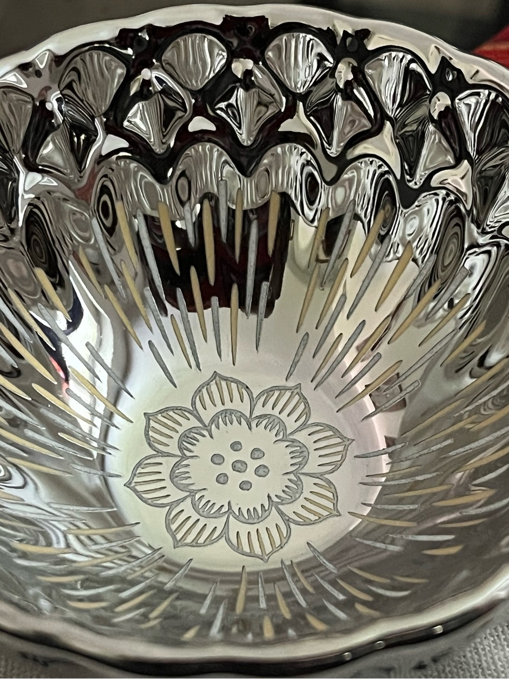 Luminous Etched Crystal Bowl | Glow-in-the-Dark Floral Glass Dish